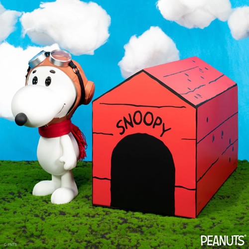 Supersize Vinyl Figures - Peanuts - 12" Snoopy Flying Ace (Doghouse Box)