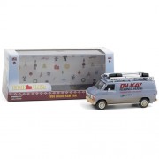 1:43 Scale Diecast - Hollywood Series - Home Alone - 1986 Dodge Ram Van