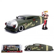 1:24 Scale Diecast - Hollywood Rides - DC Bombshells - 1951 Mercury w/ Harley Quinn Figure