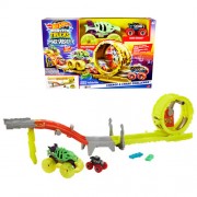 1:64 Scale Diecast - Hot Wheels Monster Trucks Power Smashers - Charge & Chase Challenge