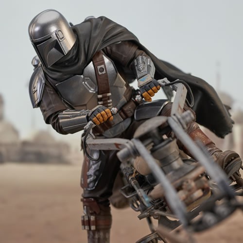 Premier Collection Statues - Star Wars - The Mandalorian - 1/7 Scale Din Djarin w/ Speeder Bike