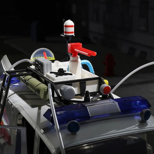 Ghostbusters Vehicles - Plasma Series - 1/18 Scale Ecto-1 (1984) - 5L00