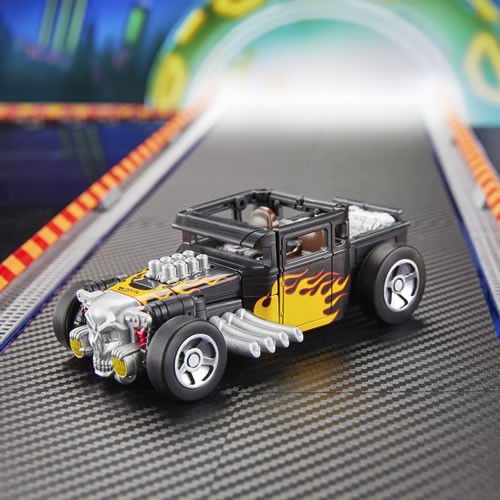 Transformers Figures - Hot Wheels x Transformers Mash-Up - Deluxe Class - Bone Shaker - 5X00