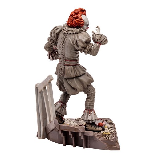 Movie Maniacs Figures - S04 - 6" Scale WB 100th Anniv-  Pennywise (It Chapter Two) Posed Figure