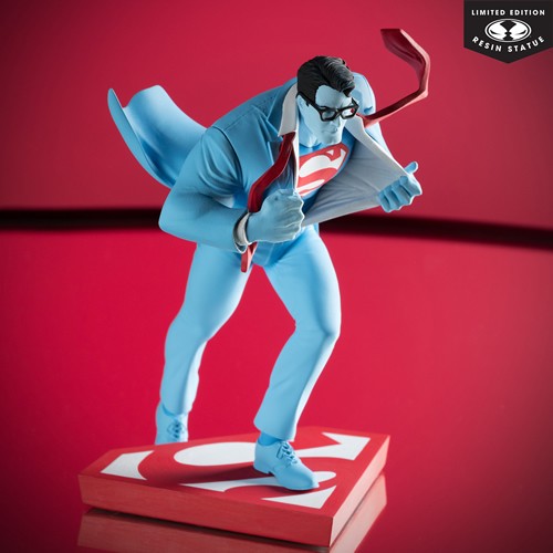 Superman Red And Blue Statues - 1/10 Scale Superman By Clayton Henry (Resin)