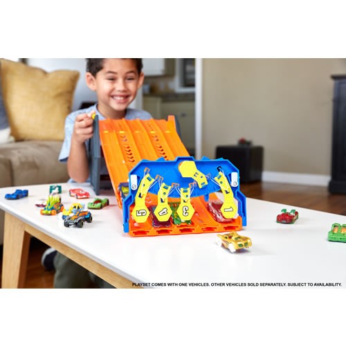 1:64 Scale Diecast - Hot Wheels - Roll Out Raceway Track Set