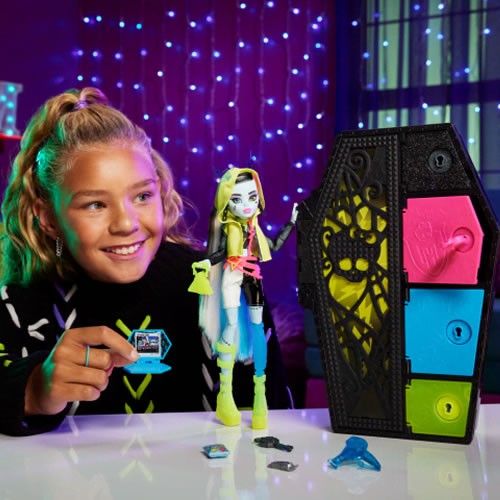 Monster High Dolls - Skulltimate Secrets - Neon Frights - Frankie Stein
