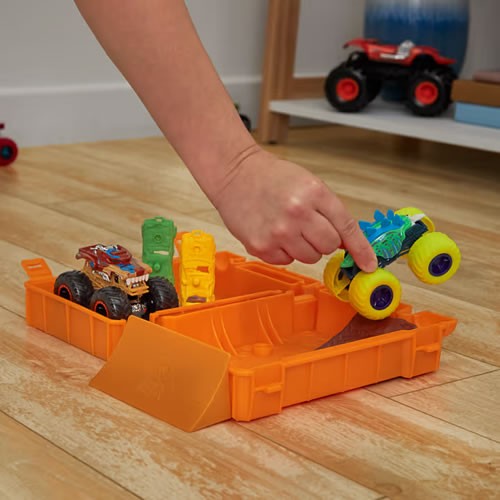 1:64 Scale Diecast - Hot Wheels Monster Trucks - Fuel N’ Go Playset
