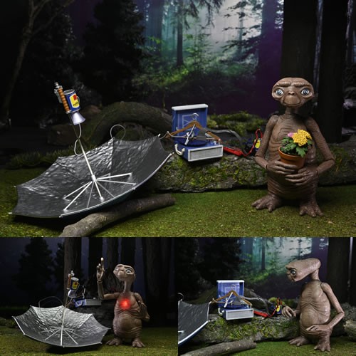 E.T. 40th Anniversary 7" Scale Figures - Ultimate Deluxe E.T. w/ LED Chest & Phone Home Communicator