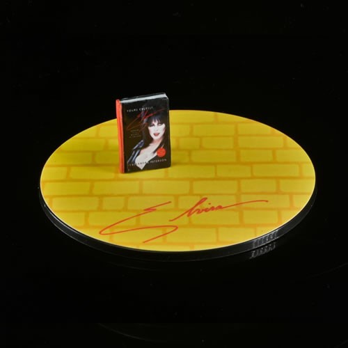 Retro Clothed Action Figures - 8” Elvira (Over The Rainbow)