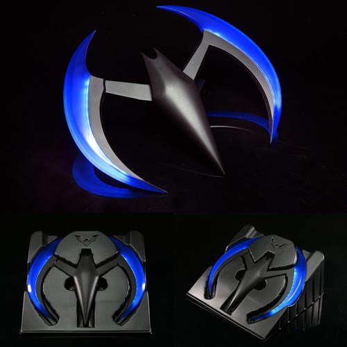 DC Comics Prop Replicas - Batman Beyond - Batarang (Blue w/ Lights)