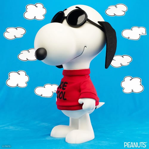 Supersize Vinyl Figures - Peanuts - 12" Snoopy Joe Cool